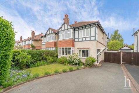 4 bedroom semi-detached house for sale