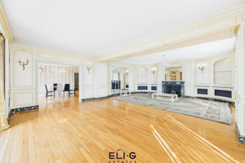 Riverside Drive, NW11 5 bed flat for sale