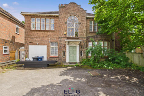 Goodyers Gardens, NW4 5 bed detached house for sale