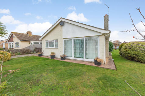 Meadow Close, Herne Bay 2 bed detached bungalow for sale