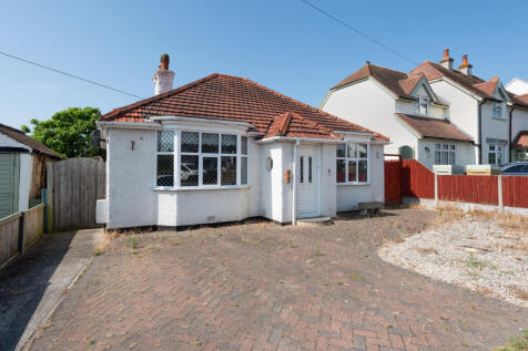 2 bedroom detached bungalow for sale