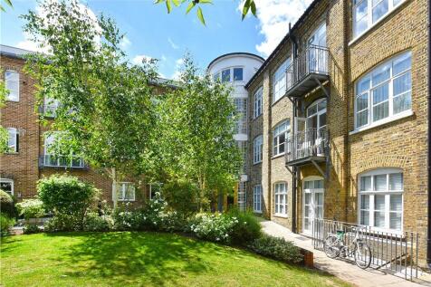3 bedroom flat for sale