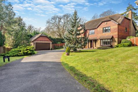 5 bedroom detached house for sale