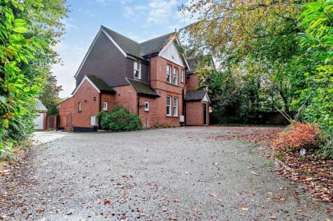 Shire Lane, Chorleywood, WD3 4 bed semi