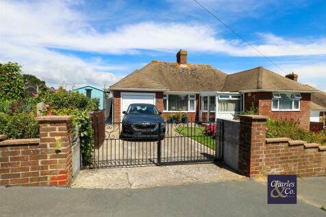 3 bedroom detached bungalow for sale