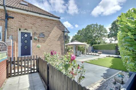 3 bedroom semi-detached bungalow for sale