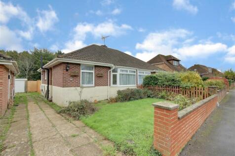 2 bedroom semi-detached bungalow for sale