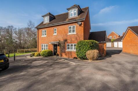 5 bedroom detached house for sale