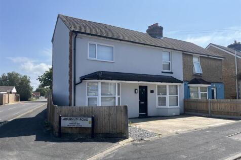 4 bedroom semi-detached house for sale