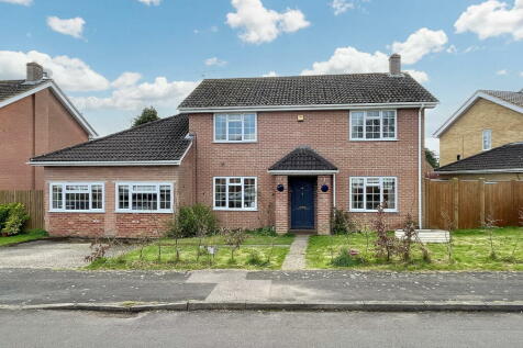 4 bedroom detached house for sale