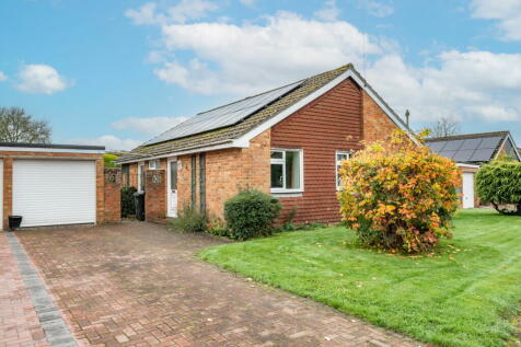 3 bedroom detached bungalow for sale