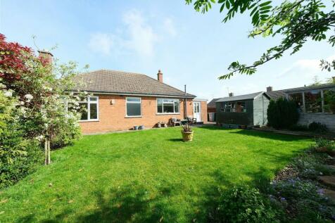 2 bedroom detached bungalow for sale