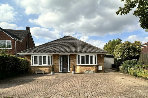 3 bedroom detached bungalow for sale