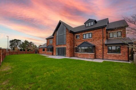 7 bedroom detached house for sale