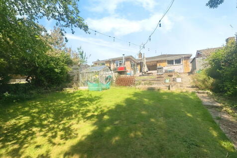 Hillview Road, Southampton SO45 3 bed detached bungalow for sale