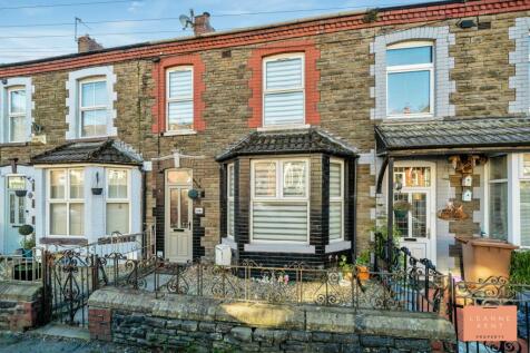 4 bedroom terraced house for sale