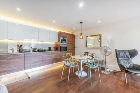 Stanmore Place, Stanmore, HA7 2 bed flat for sale