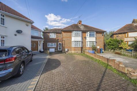 Newgale Gardens, Edgware, HA8 5 bed semi