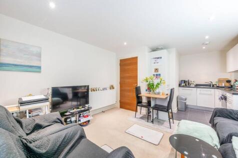 Stanmore Place, Stanmore, HA7 1 bed flat for sale