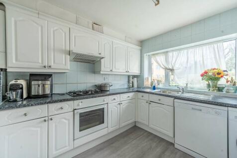 September Way, Stanmore, HA7 3 bed end of terrace house for sale