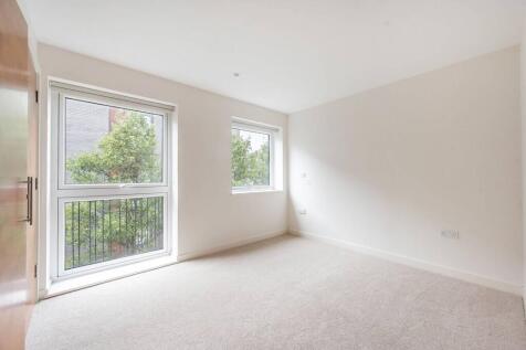 Stanmore Place, Stanmore, HA7 2 bed flat for sale