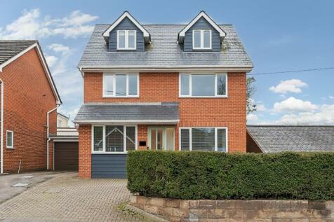 5 bedroom detached house for sale