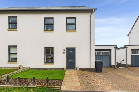 4 bedroom semi-detached house for sale