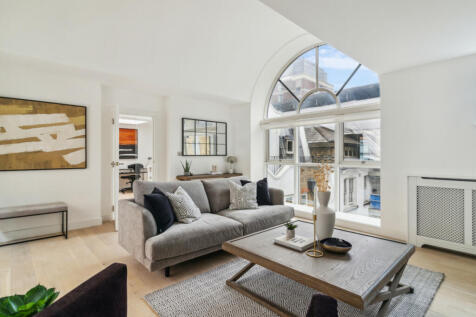 Berkeley Mews, London, W1H 2 bed mews for sale