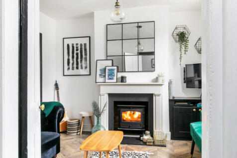 George Street, Kingsclere, RG20 2 bed terraced house for sale
