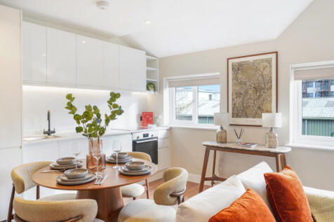Trenmar Gardens, London, NW10 2 bed apartment for sale