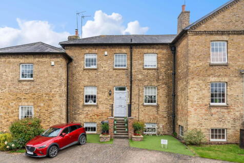 4 bedroom town house for sale