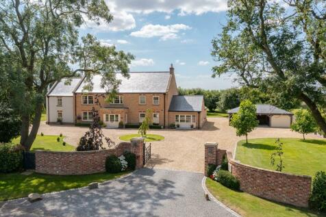 5 bedroom detached house for sale