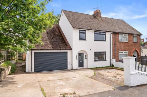 Fowlers Lane, Berkshire RG42 4 bed semi