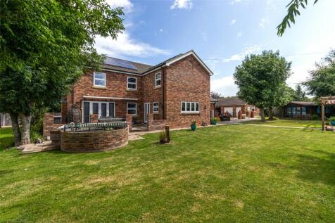 5 bedroom detached house for sale