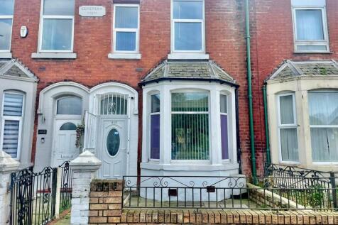 Terraced house for sale