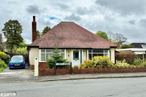 2 bedroom detached bungalow for sale