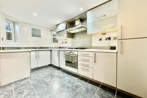 2 bedroom maisonette for sale