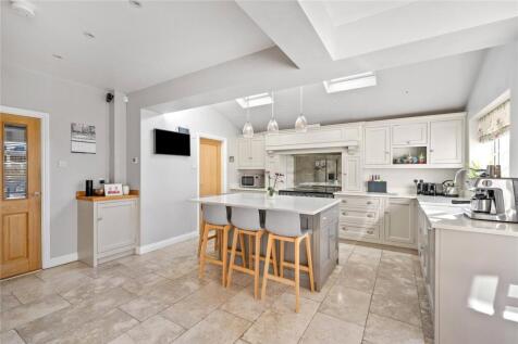 Wayside Avenue, Harrogate, North... 4 bed detached house for sale