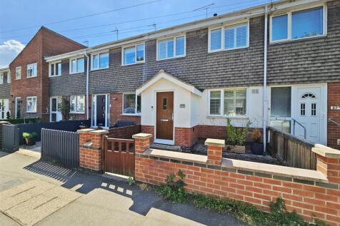3 bedroom terraced house for sale