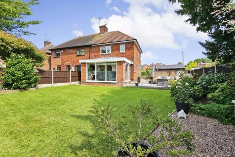3 bedroom semi-detached house for sale