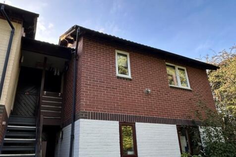 Studio flat for sale