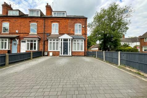 4 bedroom end of terrace house for sale