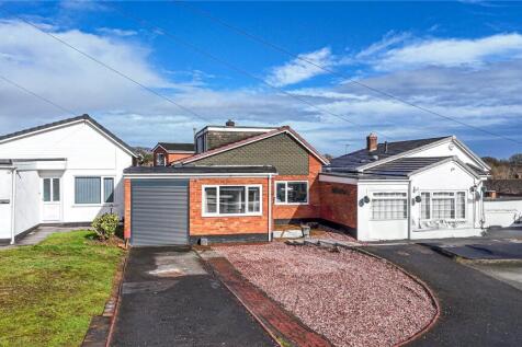 3 bedroom link detached house for sale