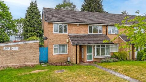 2 bedroom maisonette for sale