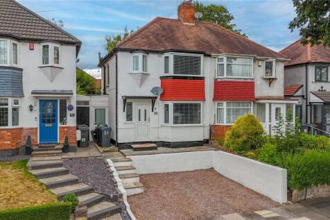 3 bedroom semi-detached house for sale
