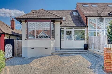 3 bedroom semi-detached bungalow for sale