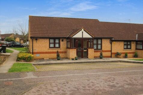 2 bedroom semi-detached bungalow for sale