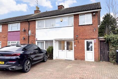 Avon Drive, Kings Heath, Northampton NN5 3 bed end of terrace house for sale