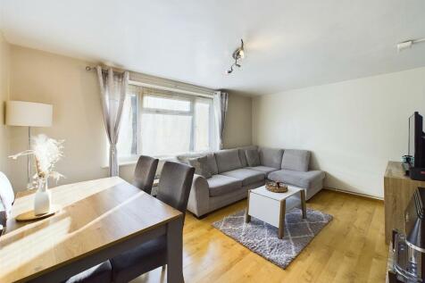 Wilsmere Drive, Northolt UB5 2 bed apartment for sale