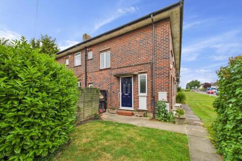 Southbourne Gardens, Ruislip HA4 2 bed maisonette for sale